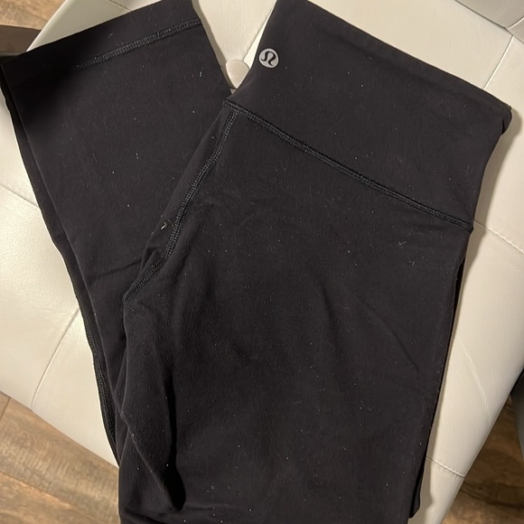 Lululemon Wunder Under crop 23” size 8. Black. - Picture 1 of 4